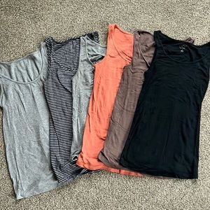 Ingrid & Isabel | Lot of Women’s Maternity Tanks size M